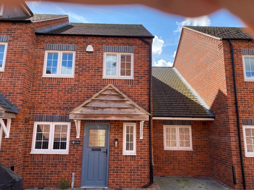 Chancery Lane, Nuneaton 3 bed semidetached house £995 pcm (£230 pw)