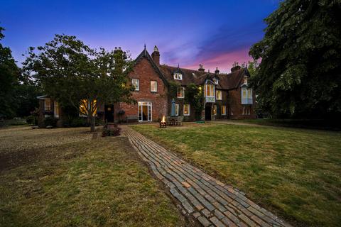 5 bedroom detached house for sale, Blundell Lane Bursledon Southampton, Hampshire, SO31 1AA