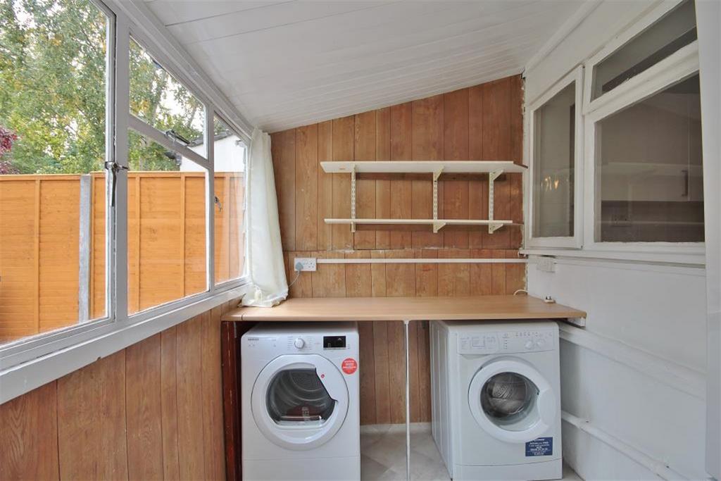 Clive Road, Oxford, Oxford... 3 bed terraced house £1,550 pcm (£358 pw)