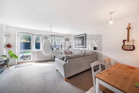 56 Waratah Drive, Chislehurst, BR7 5FR