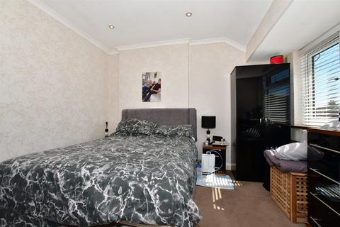 50 Cowper Close, Welling, DA16 2JT