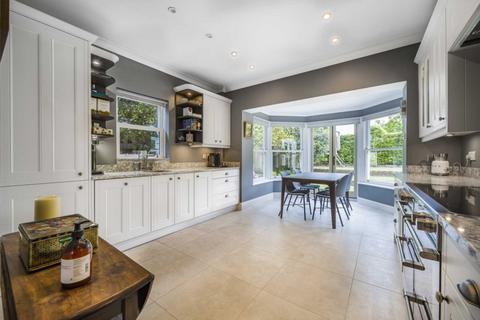 7 Hazel Grove, Kingwood, Henley-on-thames, RG9 5NH