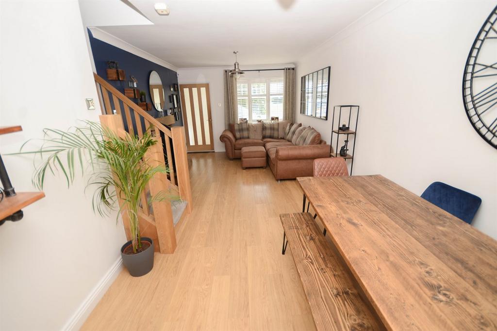 Lounge/ dining room