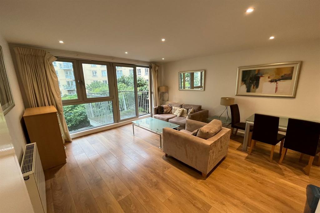 House in London - View 2