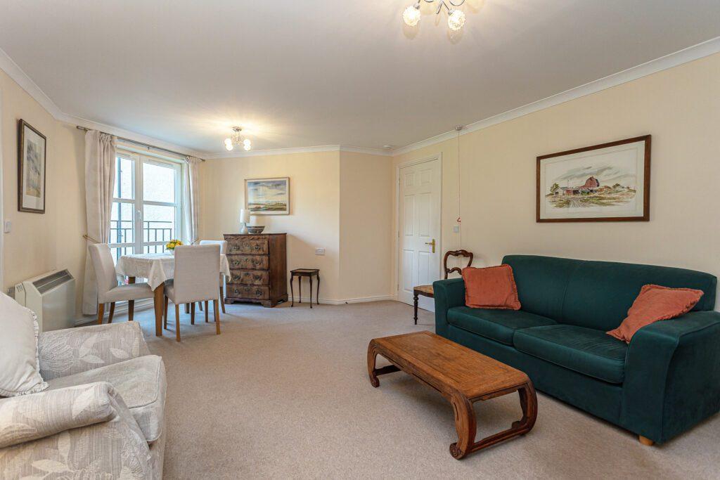 Kinloch View, Linlithgow, EH49 1 bed flat for sale £160,000