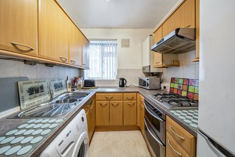 2 bedroom flat for sale, Tabard Garden Estate, London