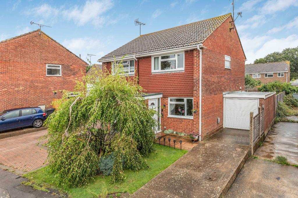 Sawyers Close, Burgess Hill, West Sussex, RH15 2 bed semidetached