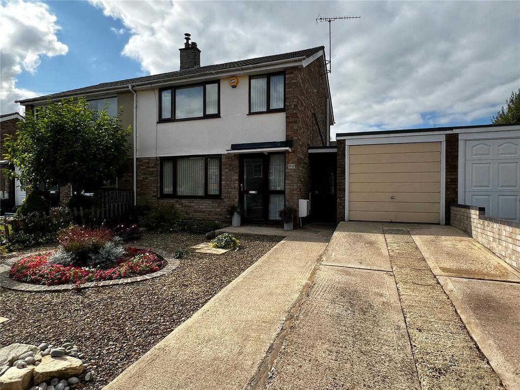 Barrowfield Road, Stroud... 3 bed semidetached house £340,000
