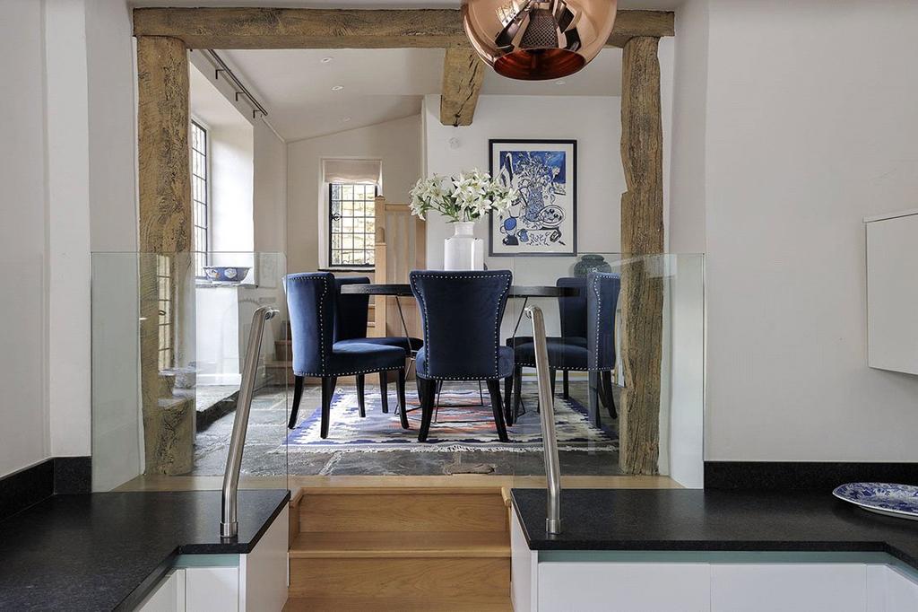 Breakfast Room