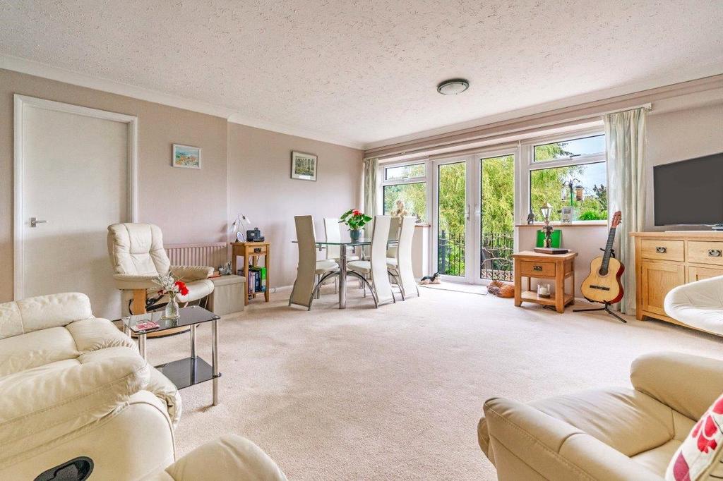 Sitting/Dining Room