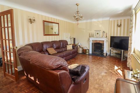 3 bedroom semi-detached house for sale, Dorian Grove, Alresford