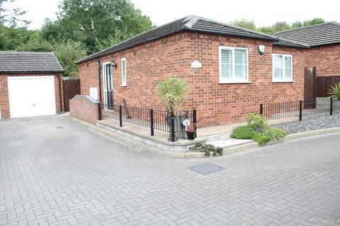 2 bedroom detached bungalow for sale - Ash Close, Somercotes, Derbyshire. DE55 1SG