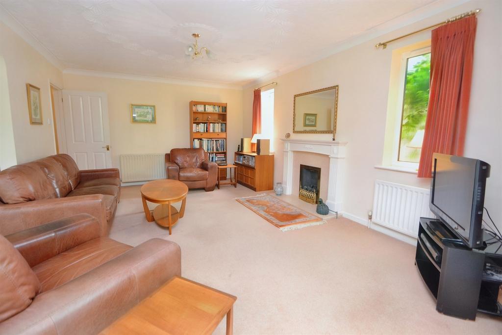 Verwood 3 bed detached bungalow for sale £500,000
