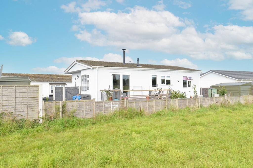 Glendene Park, Bashley Cross Road, New Milton, Hampshire, BH25 2 bed