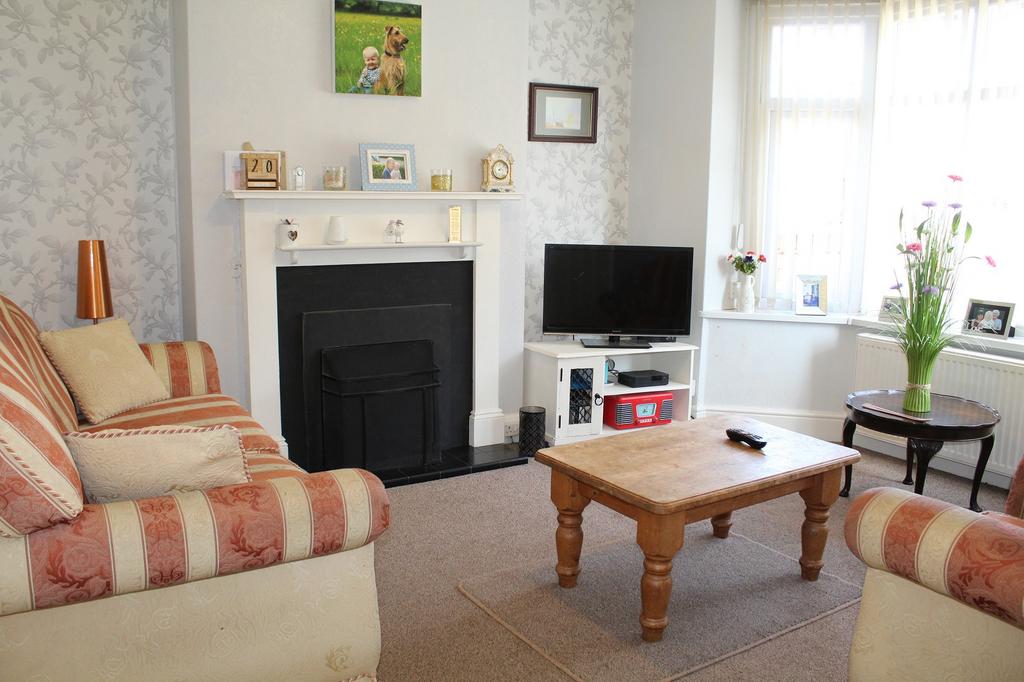 Alfreton Road, Suttoninashfield, Nottinghamshire. NG17 1JN 3 bed semidetached house for sale