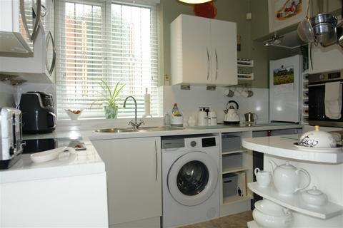 54 Thatch Leach, Chadderton, Oldham, OL9 9QX