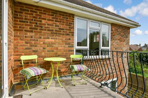 8 Alinora Crescent, Goring By Sea, Worthing, BN12 4JB
