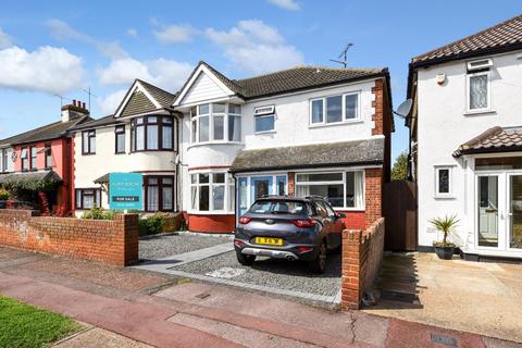 45 Wakering Road, Shoeburyness, Southend-on-sea, SS3 9SY