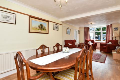 45 Wakering Road, Shoeburyness, Southend-on-sea, SS3 9SY
