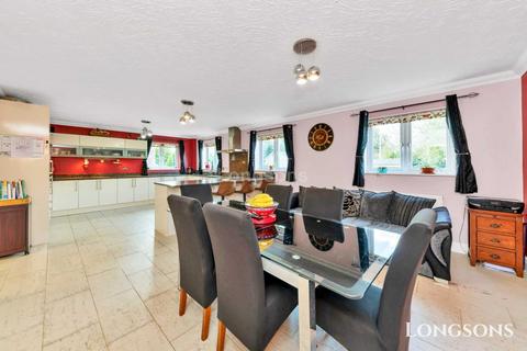 4 bedroom detached house for sale, The Street, Gooderstone