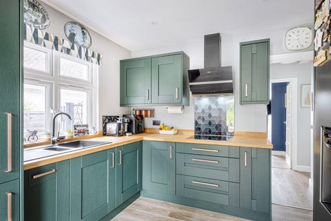 2 bedroom bungalow for sale - Mazoe Road, Bishop's Stortford, Hertfordshire, CM23