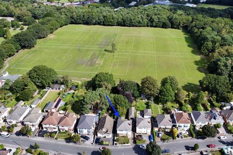 19 Brackendale Road, Queens Park, Bournemouth, BH8 9HY