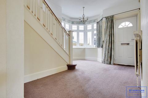 19 Brackendale Road, Queens Park, Bournemouth, BH8 9HY