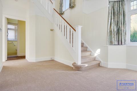 19 Brackendale Road, Queens Park, Bournemouth, BH8 9HY