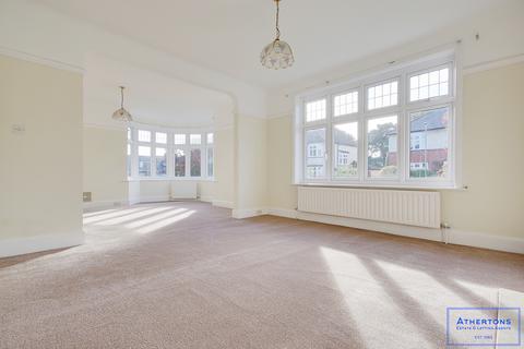 19 Brackendale Road, Queens Park, Bournemouth, BH8 9HY
