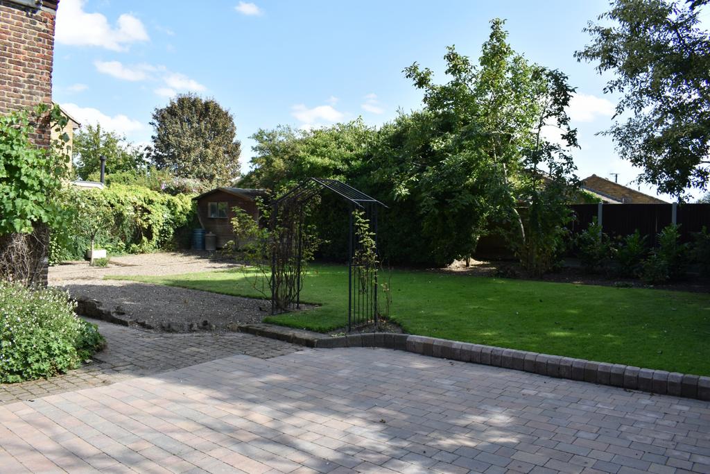 The Square, Birchington, CT7 6 bed detached house to rent £2,500 pcm