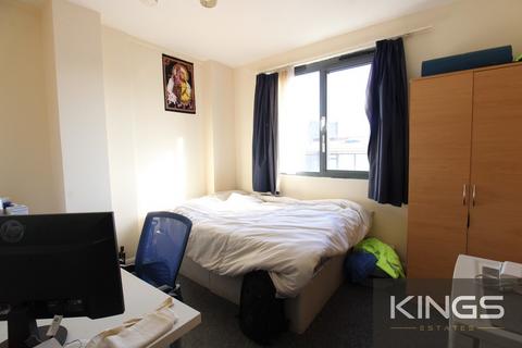 Studio to rent, Salisbury Street, Southampton