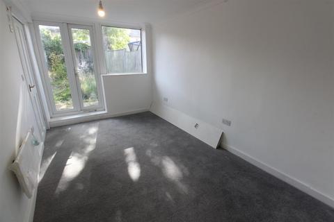 1 bedroom ground floor flat to rent, Lobelia Road, Southampton
