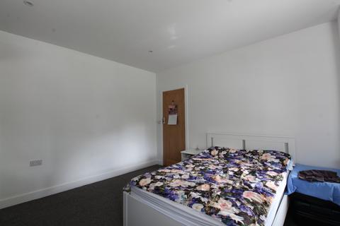 4 bedroom terraced house to rent, Kitchener Road, Southampton