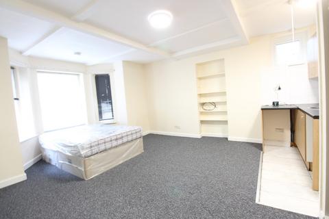 Studio to rent, Westwood Road, Southampton