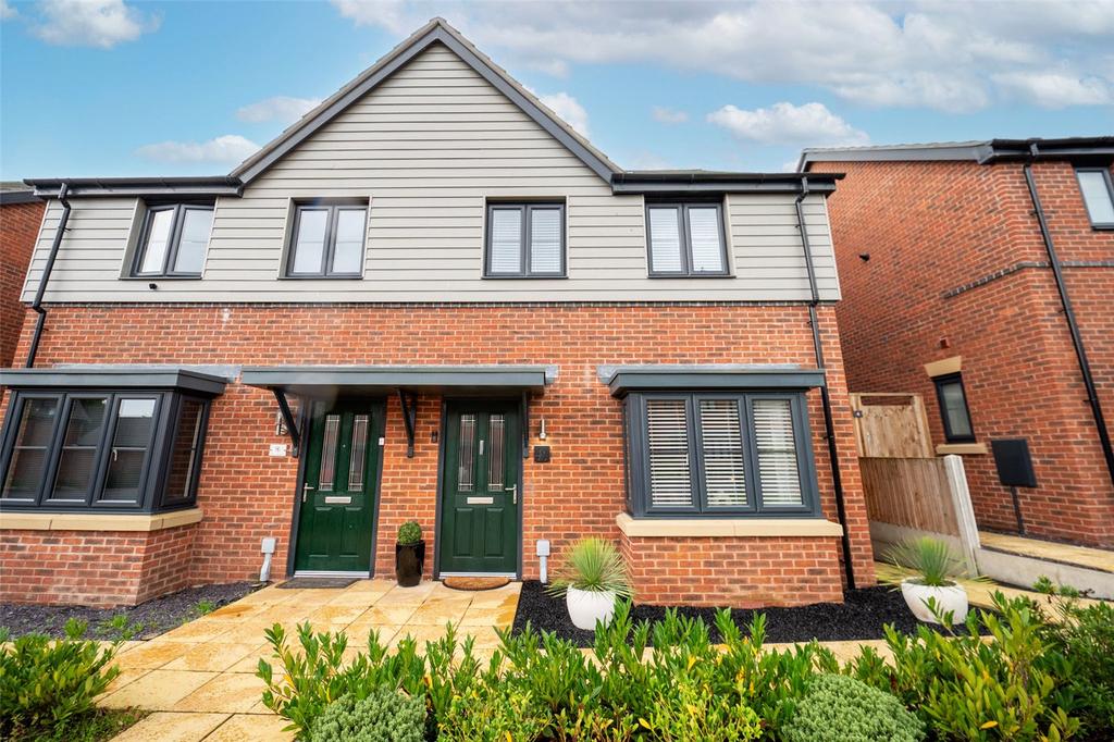 Raven Meadow, Apley, Telford, Shropshire, TF1 3 bed semidetached house