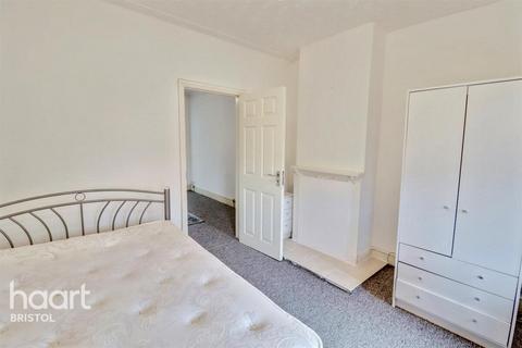 4 bedroom end of terrace house to rent, Ridgeway Road, Bristol