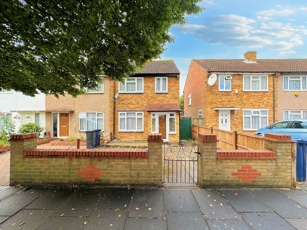Beechwood Avenue, Greenford UB6 3 bed end of terrace house for sale £