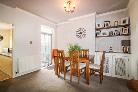 3 bedroom end of terrace house for sale, Guildford Road West,  Farnborough , GU14