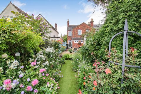 3 bedroom end of terrace house for sale, Guildford Road West,  Farnborough , GU14