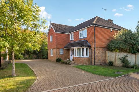 Salix Close, Fetcham, KT22