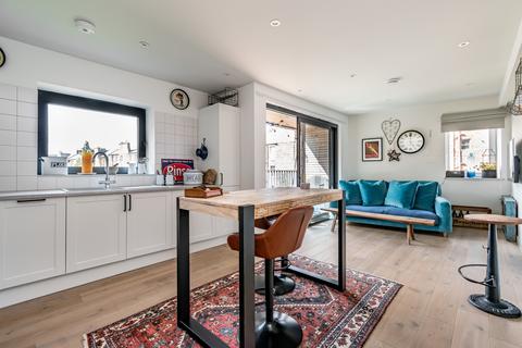 45/2 Polwarth Crescent, Edinburgh, EH11 1HS
