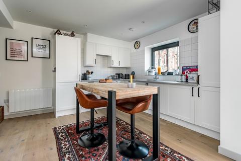 45/2 Polwarth Crescent, Edinburgh, EH11 1HS