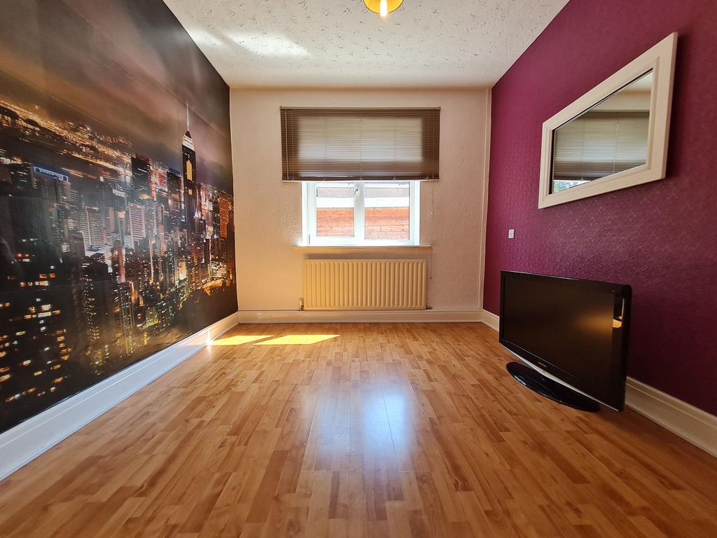 Rear bedroom