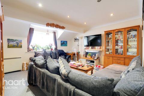 2 bedroom flat for sale, Constable Avenue, Clacton-On-Sea