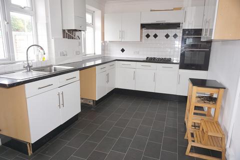 33 Ryebrook Road, Leatherhead, KT22 7QG