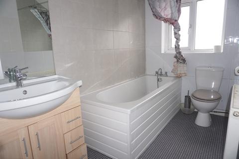 33 Ryebrook Road, Leatherhead, KT22 7QG