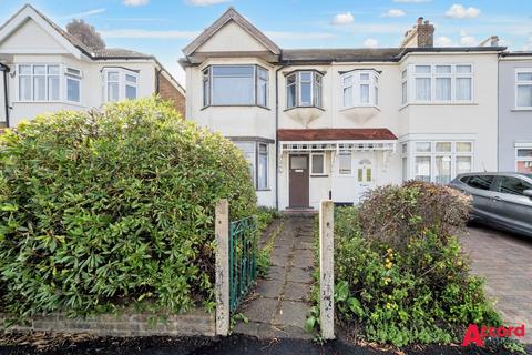 3 bedroom end of terrace house for sale, Carlton Road, Gidea Park, Romford, RM2