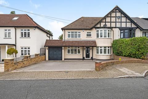 5 Farm Close, West Wickham, BR4 9JL