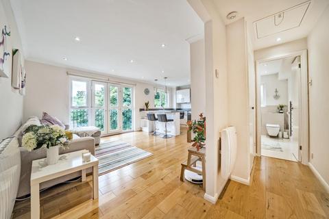 47 Crowthorne Close, London, SW18 5RX