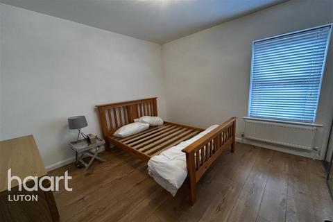 2 bedroom terraced house to rent, St Peter's Road, Luton